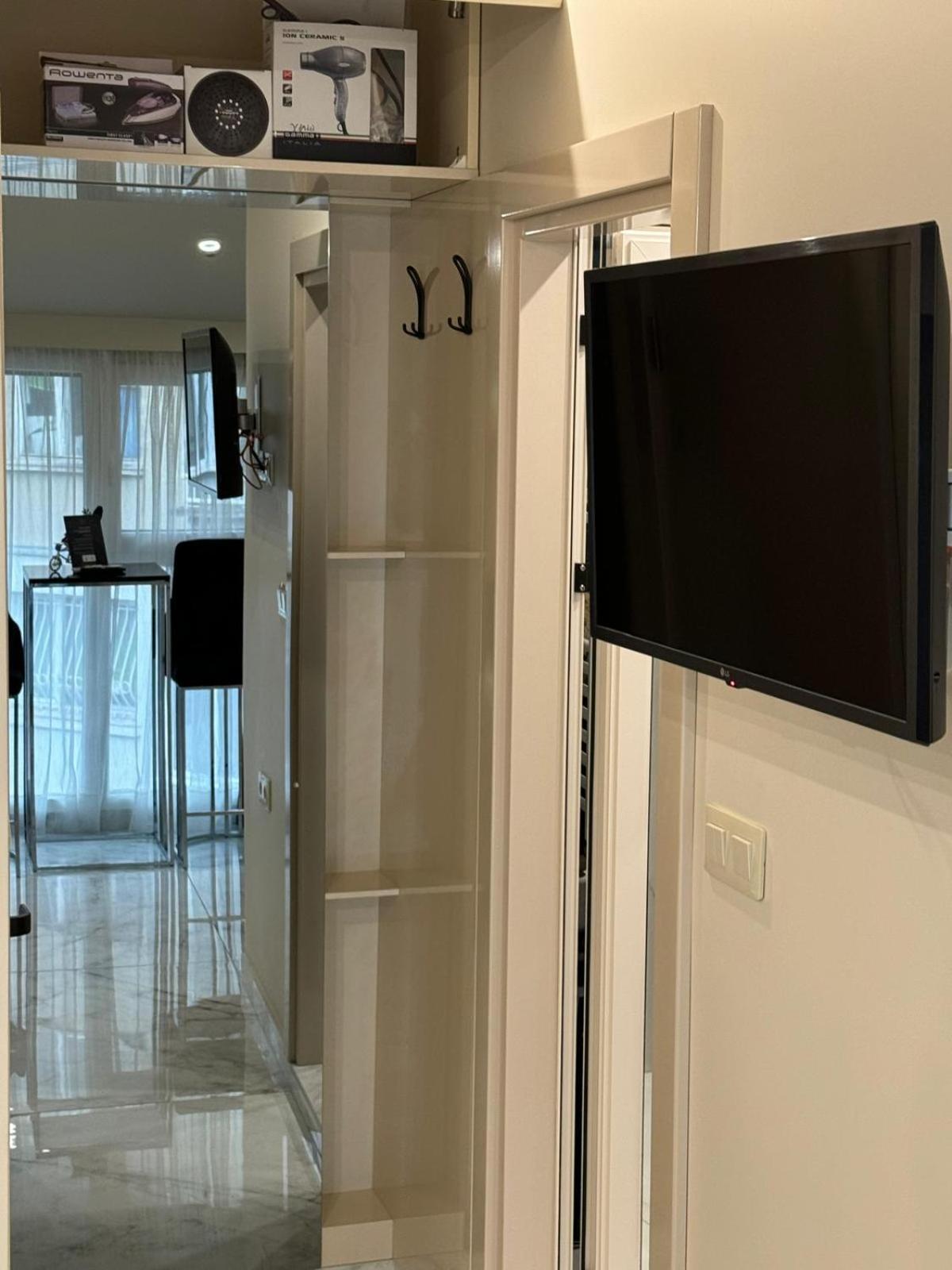 Apartment Luxurious House With Three Deluxe & Free Parking